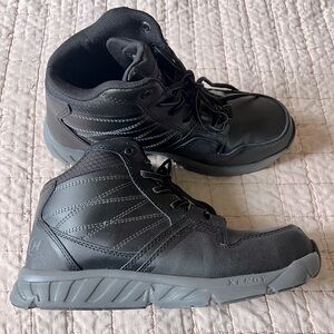 Hytest safety toe shoe